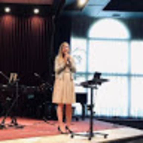 Meet your Posher, Michelle - Picture 1 of 1